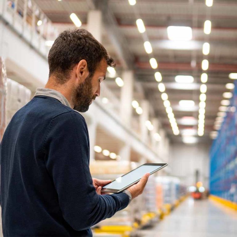 Erfolgreiche SAP PI/PO Migration: Manager nutzt SAP Integration Suite über CIS/4-Cloud